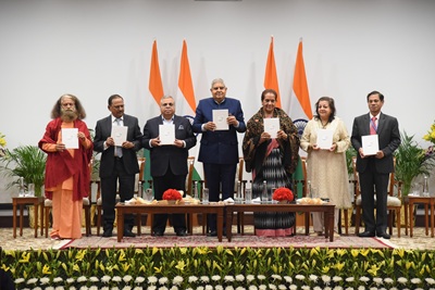 swami chidanand saraswatiajit dovalashok p hinduja shri jagdeep dhankhar