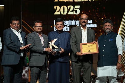 tkm senior leadership receiving the sunrise sector pioneer award