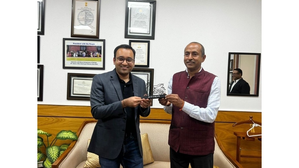 Joint Secretary, DPIIT, Shri Sanjiv Singh, and Co-founder and CEO, Ather Energy, Tarun Mehta