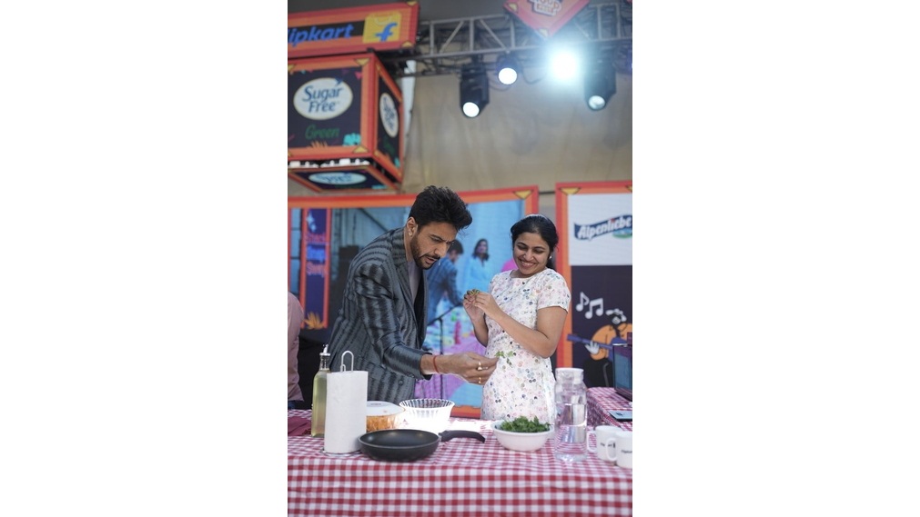 Ranveer Brar Chef with Kanchan Mishra Vice President Flipkart Minutes (1)