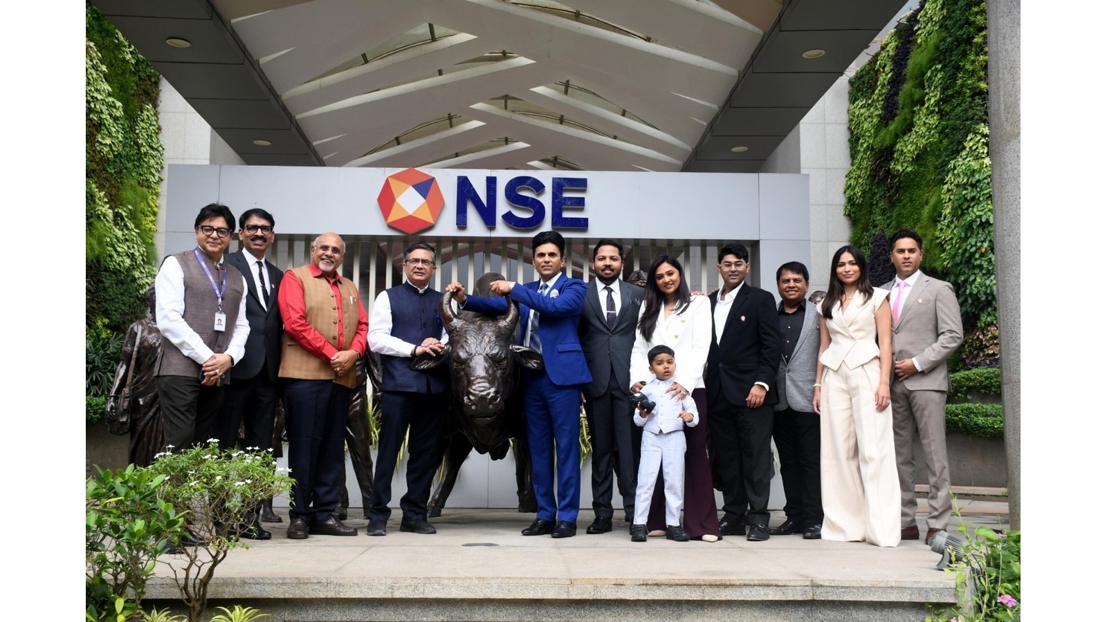 Sri Lotus team with Mr Ashish Kumar Chauhan, MD CEO, NSE