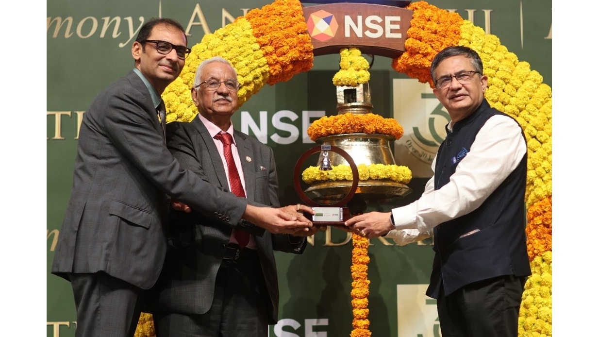 Mr. Pradeep Gupta, CMD, Mr. Anand Rathi, Group Chairman, Anand Rathi Share and Stock Brokers Limited with Shri Ashish Kumar Chauhan MD & CEO, NSE