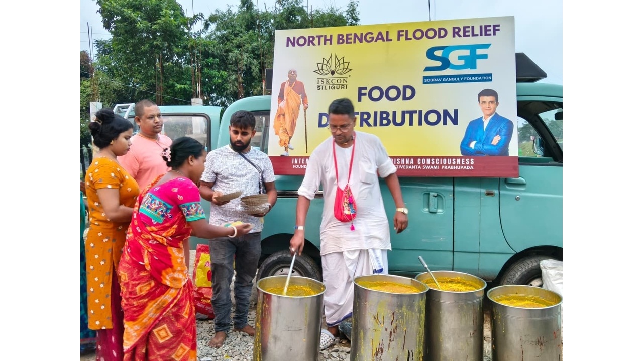 ISKCON and Sourav Ganguly Foundation Join Hands for Flood Relief in North Bengal 3