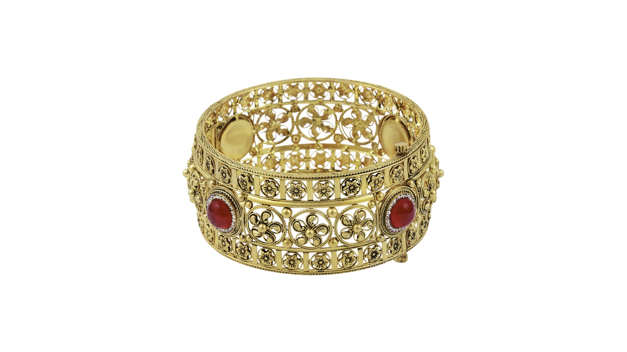 Kalyan Jewellers_Adorn Her in Timeless Beauty