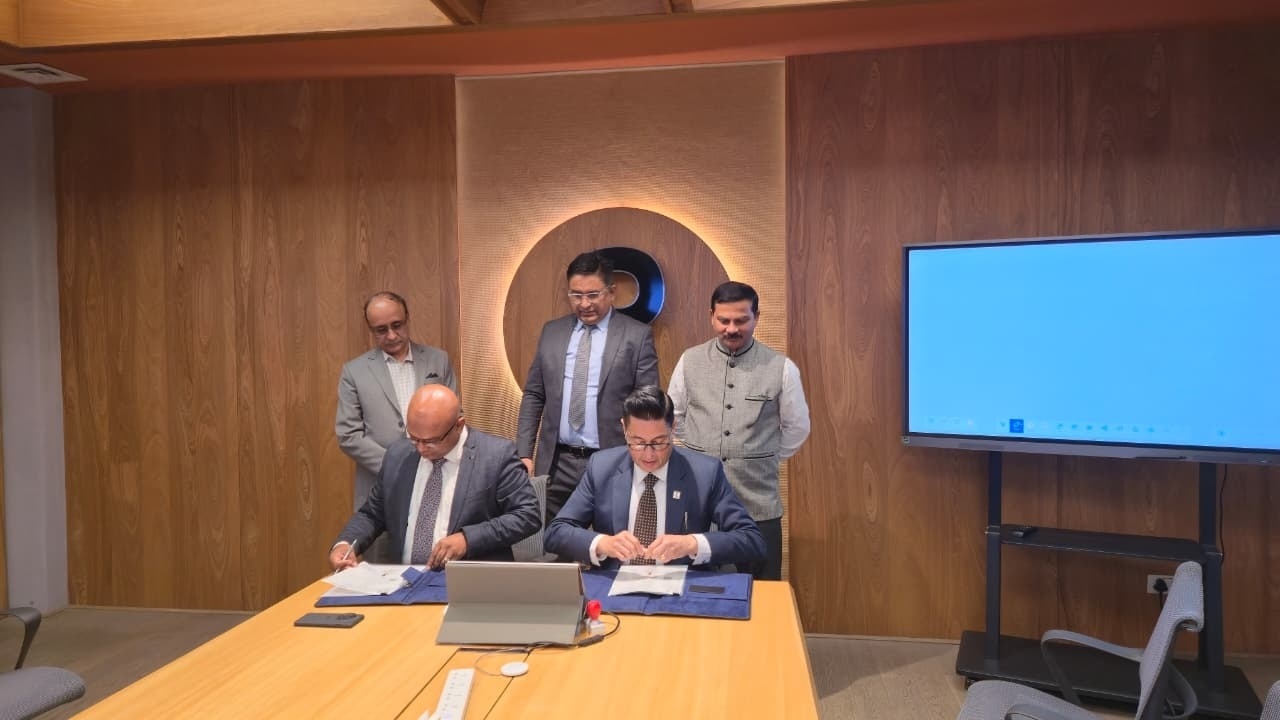 Mahanagar Gas Limited signs MoU with Oil India Limited to collaborate across the LNG value chain