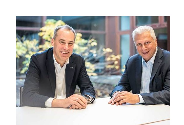 Siemens and Capgemini deepen partnership to empower industries for the next era of manufacturing 4 Siemens and Capgemini deepen partnership