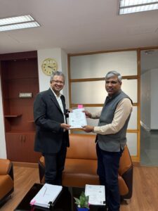 Agreement Signing Picture (1)