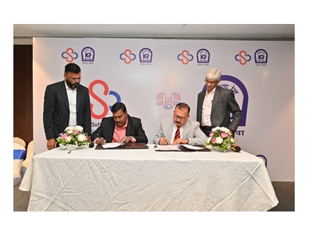 Mr. Vinod Babu, CEO, Blue Cloud Softech Solutions Ltd & Mr. Santosh Kumar Jha, CMD, Konkan Railway Corporation Ltd