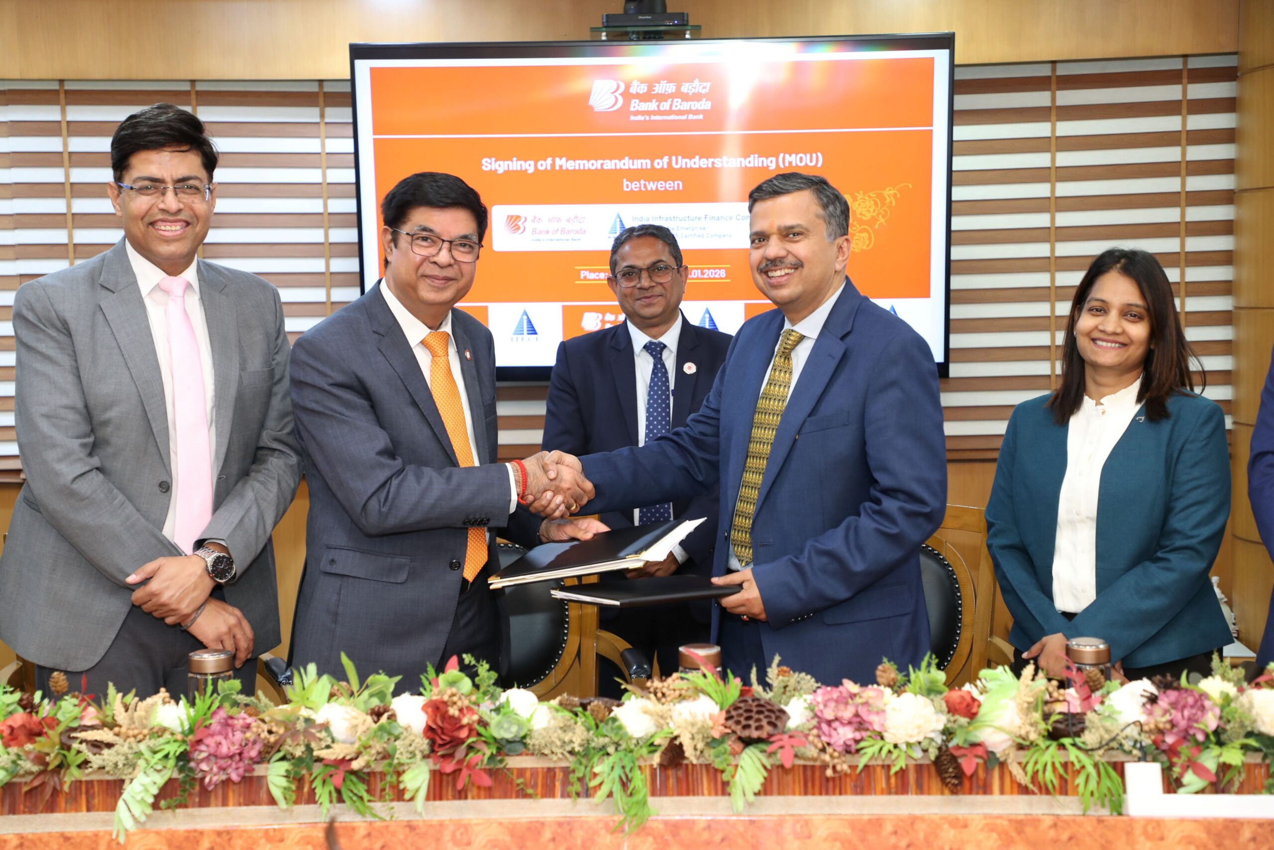 Bank of Baroda-IIFCL MoU