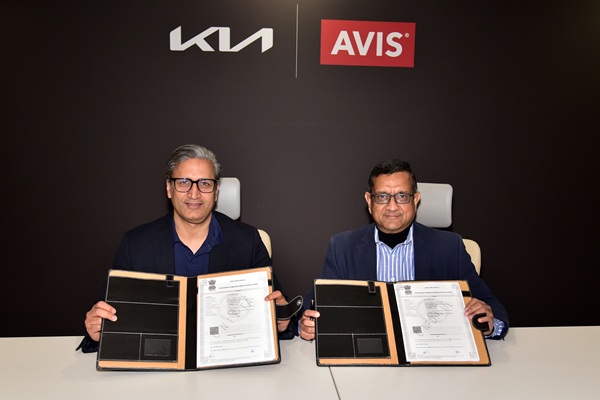 Kia India and Avis Leasing MoU signing