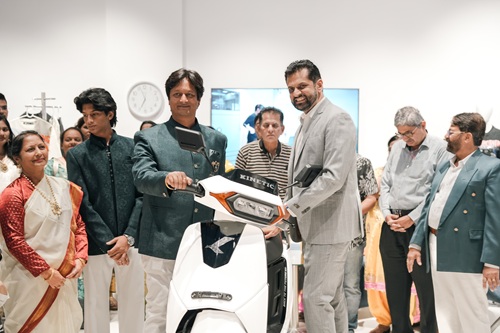 Kinetic Watts and Volts Accelerates in Home City with 5ᵗʰ Kinetic EV Dealership Launch at Sinhagad Road, Pune 1 FZS00114 2