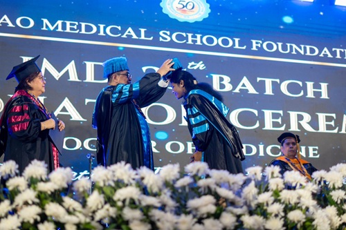 Indian students being felicitated with MD degree at the Davao Medical School Foundation graduation ceremony 1