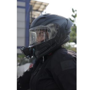 On the ocassion of International Women’s Day participants rode wearing premium SMK helmets