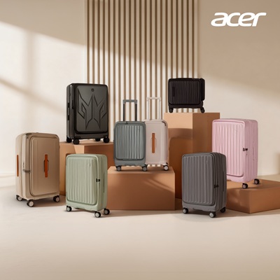 Acer Luggage Family Pic 1