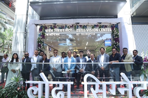 ZEISS India in Collaboration with Techoptix Unveils 4ᵗʰ ZEISS VISION CENTER in Mumbai 1 Representatives friom Techoptix Team and ZEISS Visioncare Team