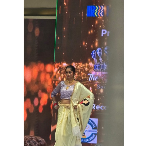 Shades of India Fashion Runway Sets World Record with 1000+ Models at Korum Mall in Thane