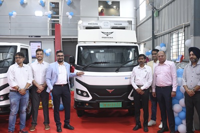 Mr. Saju Nair, CEO, e-SCV, Montra Electric, Mr. Saurabh Khetan,, Mr Devansh Agarwal and Mr. Sudarshan Sarda from Next Drive Mobility