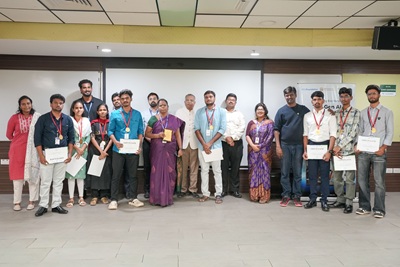 HCLFoundation and HCL GUVI Equip 1,070 Engineering Students with AI and Python Skills 2 Photo_Students being awarded certificates by GUVI and HCL members