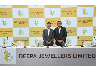 Mr. Dev Agarwal, Whole-Time Director and Mr. Ashish Agarwal, CMD, Deepa Jewellers Limited at the launch of the Company’s IPO